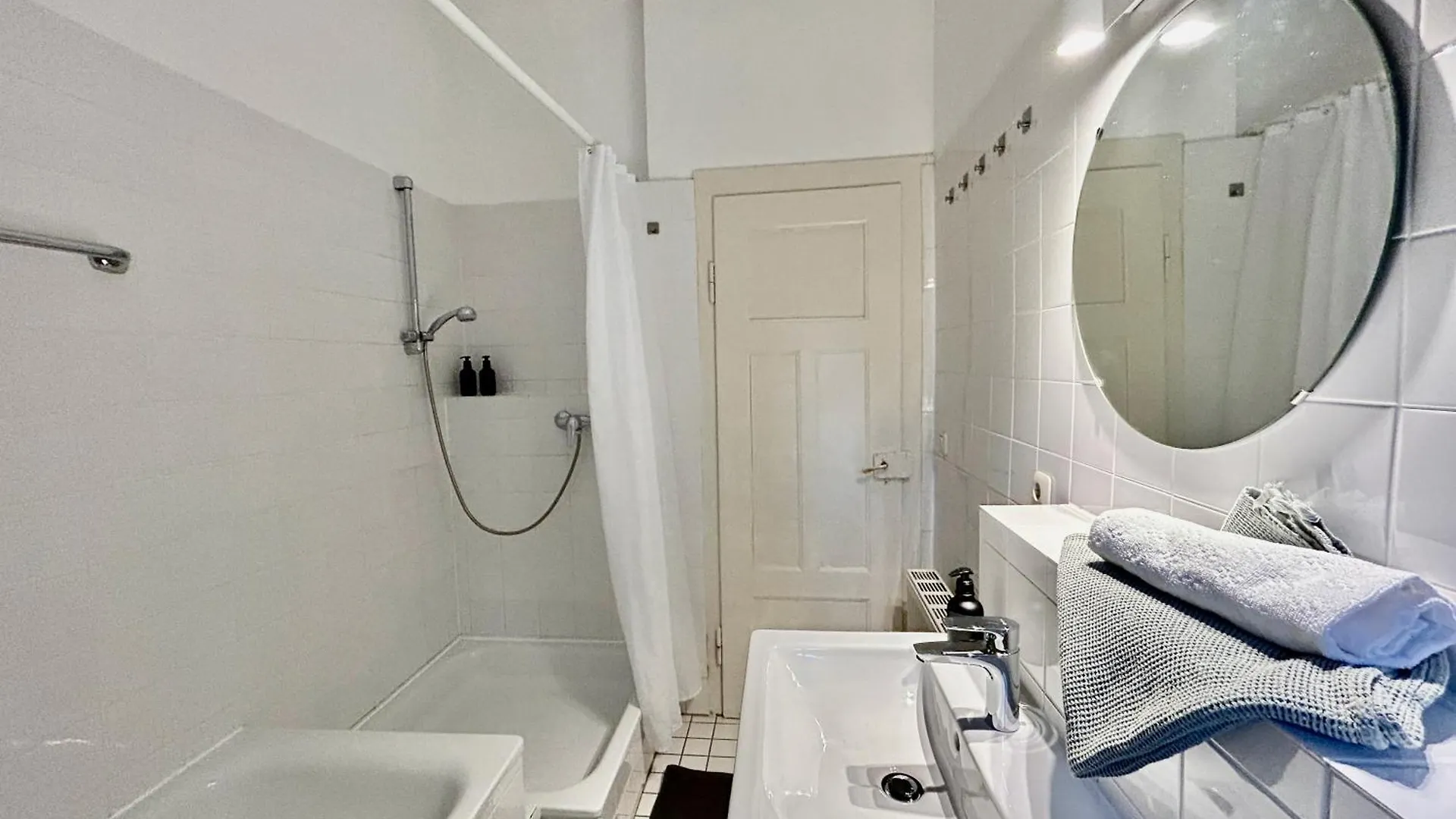 Wohnen Mit Kuenstlerflair In Muenchen Apartment  Munich